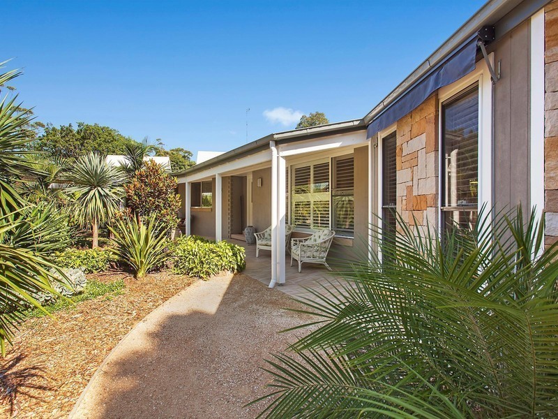 32 Lakeside Drive, Macmasters Beach NSW 2251