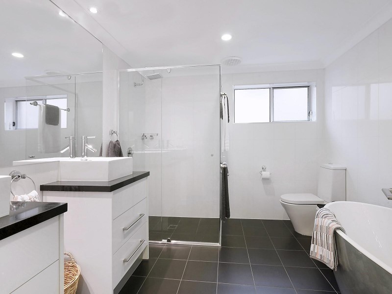 2 Bulgonia Road, Brightwaters NSW 2264