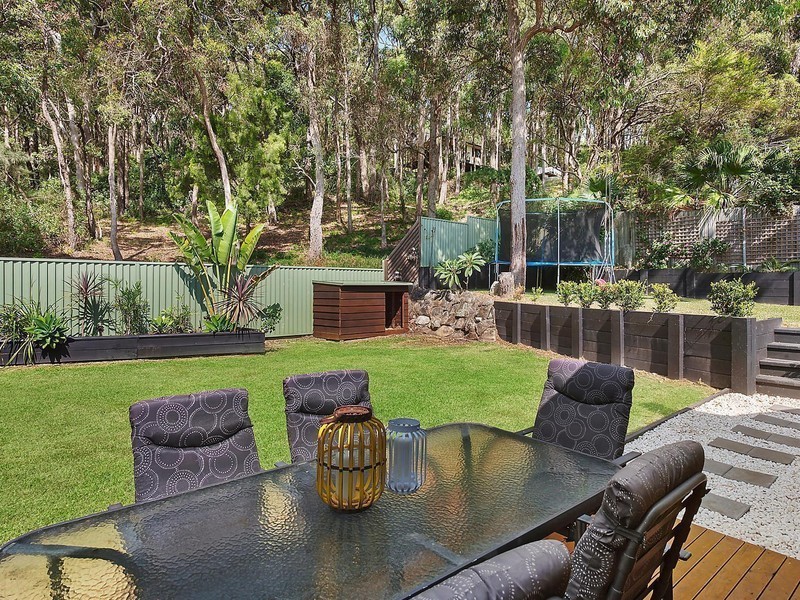 37 Yakaloo Crescent, Forresters Beach NSW 2260