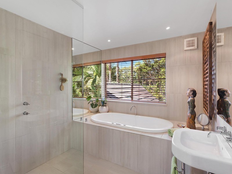 36 Lakeside Drive, Macmasters Beach NSW 2251