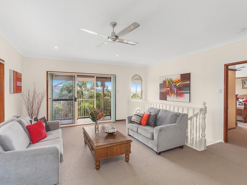 12 Yumbool Close, Forresters Beach NSW 2260