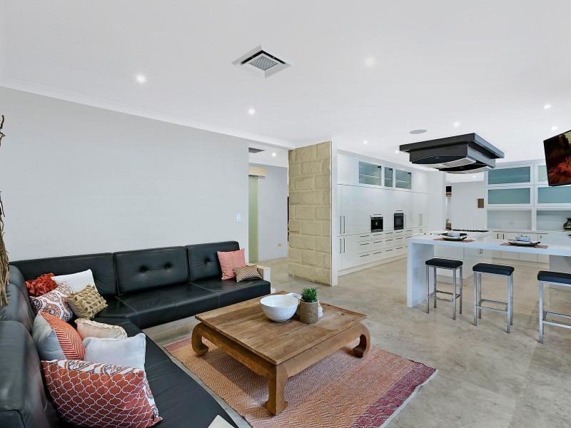 8/217 Oak Road, Matcham NSW 2250