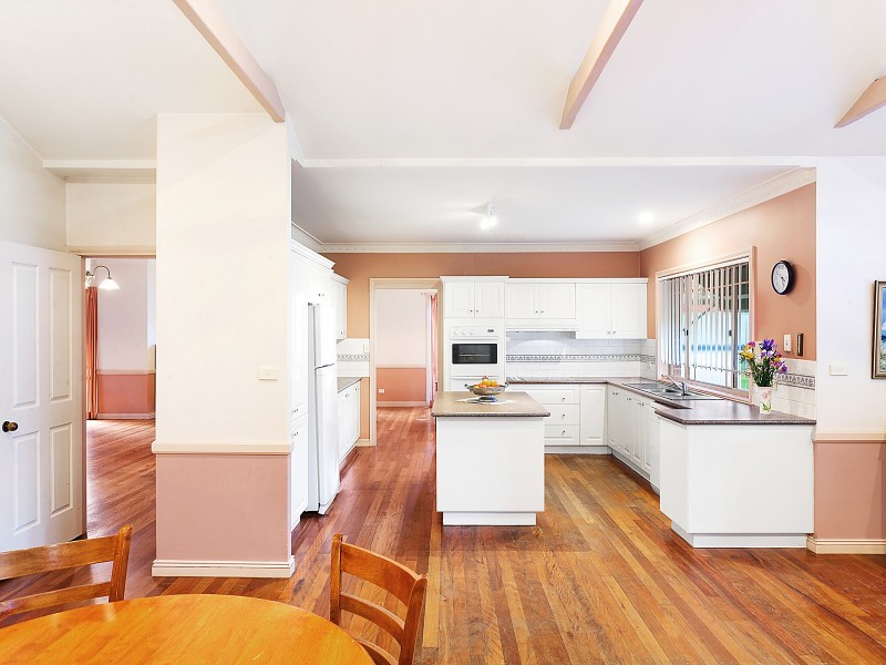 10 Grasslands Close, Jilliby NSW 2259