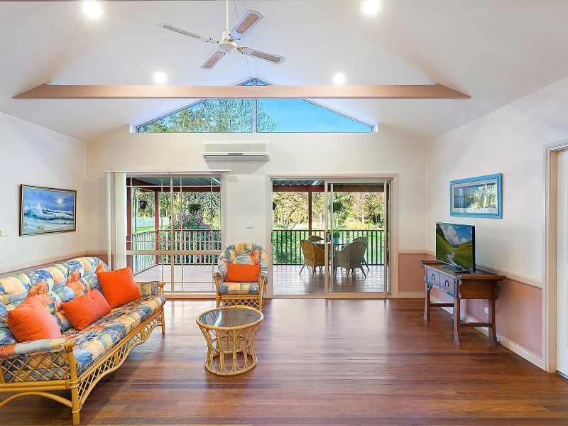 10 Grasslands Close, Jilliby NSW 2259