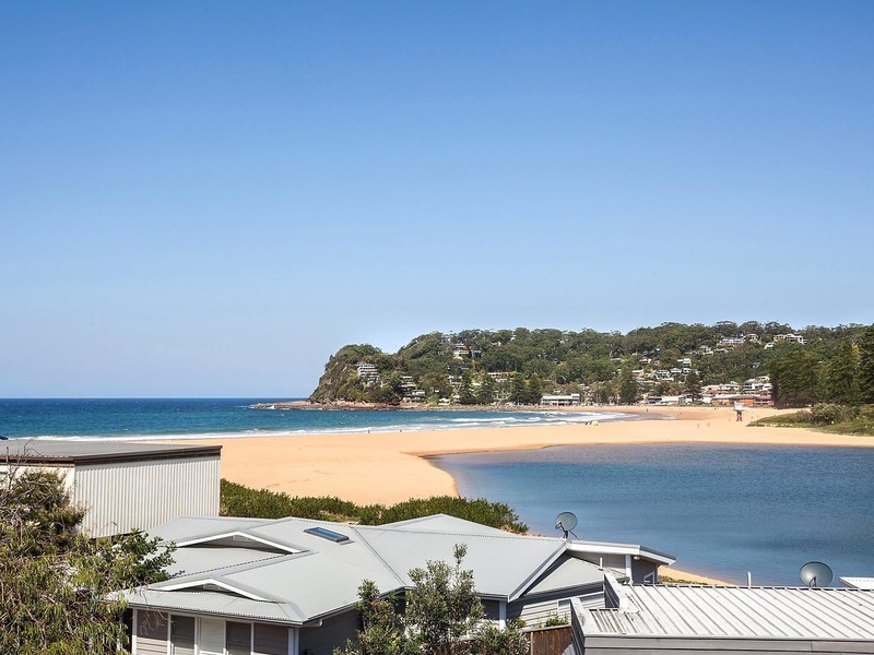 22 Bareena Avenue, North Avoca NSW 2260