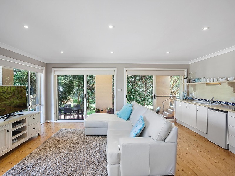 22 Bareena Avenue, North Avoca NSW 2260