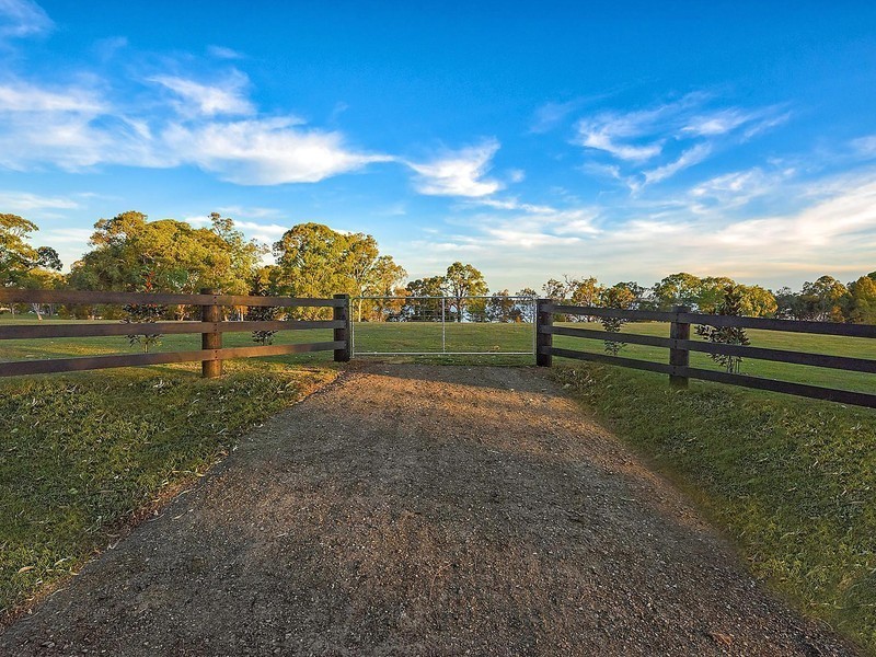 11 Rocky Point Road, Eraring NSW 2264