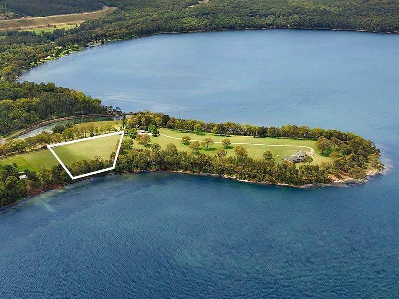 11 Rocky Point Road, Eraring NSW 2264