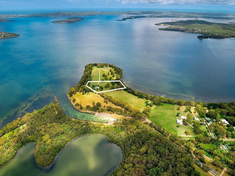 9 Rocky Point Road, Eraring NSW 2264