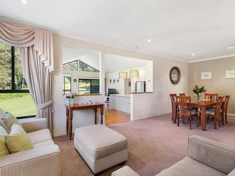 31 Thames Drive, Erina NSW 2250