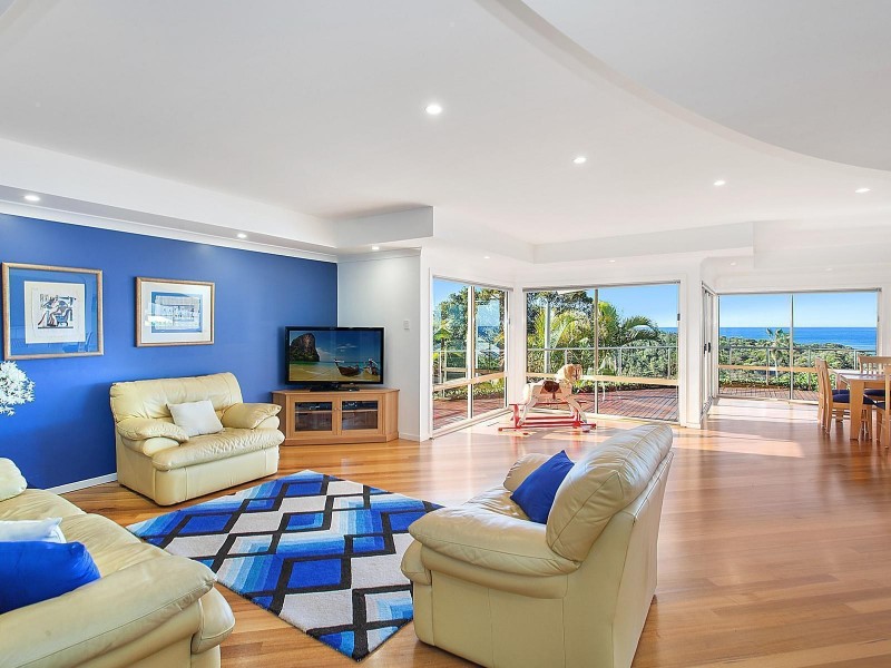 14 Clairvoux Road, Wamberal NSW 2260