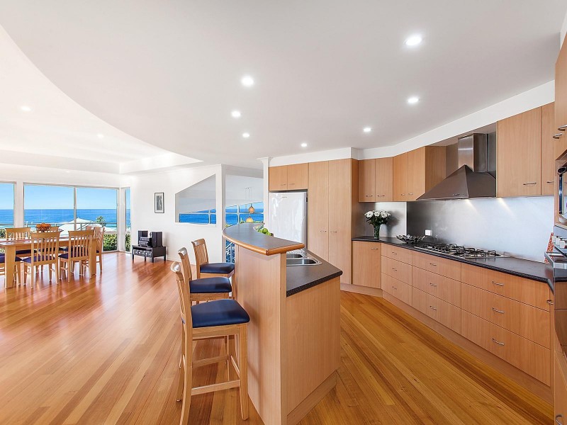 14 Clairvoux Road, Wamberal NSW 2260