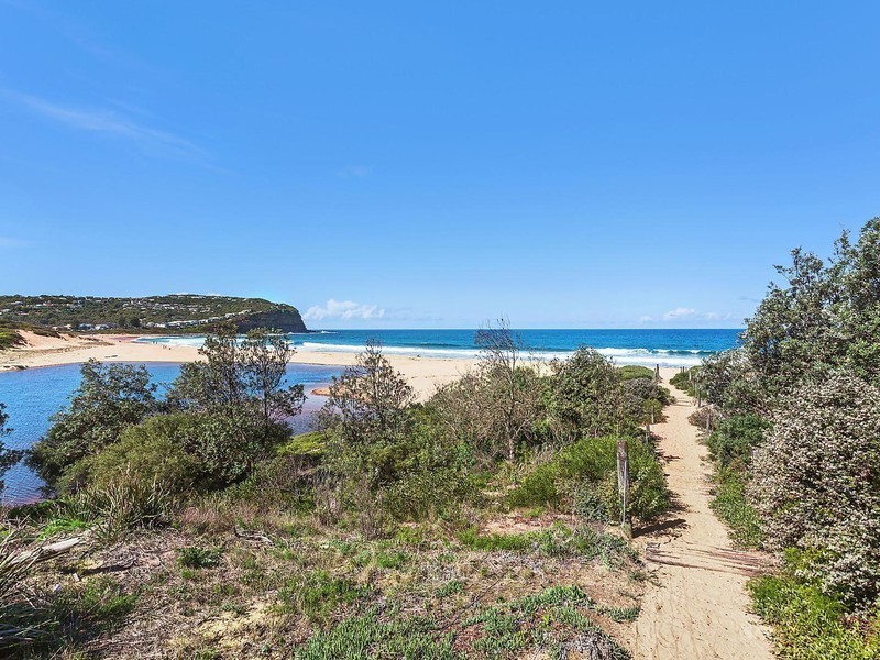 9 Three Points Avenue, Macmasters Beach NSW 2251