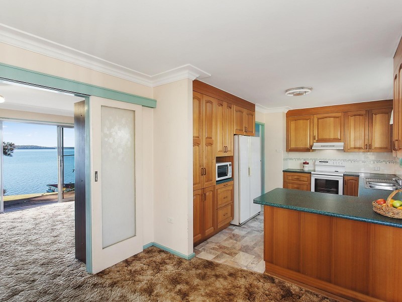 16 Scott Road, Mannering Park NSW 2259