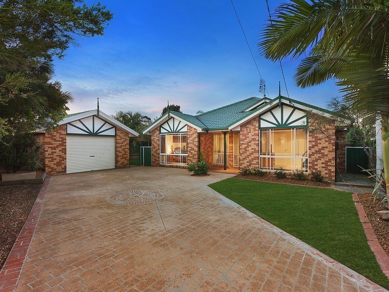 8 Mahni Close, Budgewoi NSW 2262