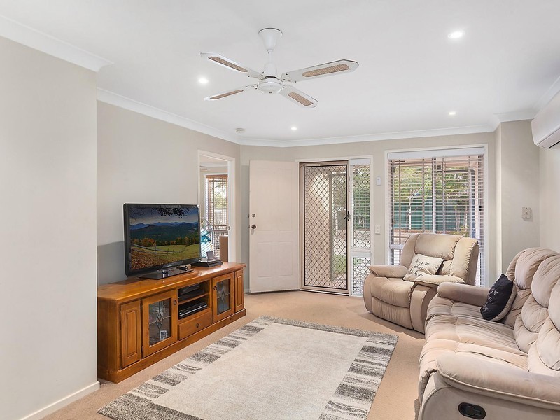 8 Mahni Close, Budgewoi NSW 2262