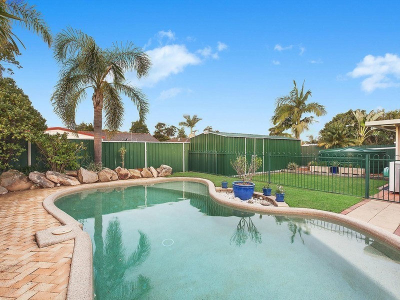 8 Mahni Close, Budgewoi NSW 2262