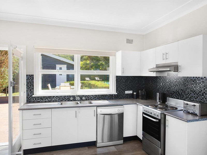 4 Reads Road, Wamberal NSW 2260