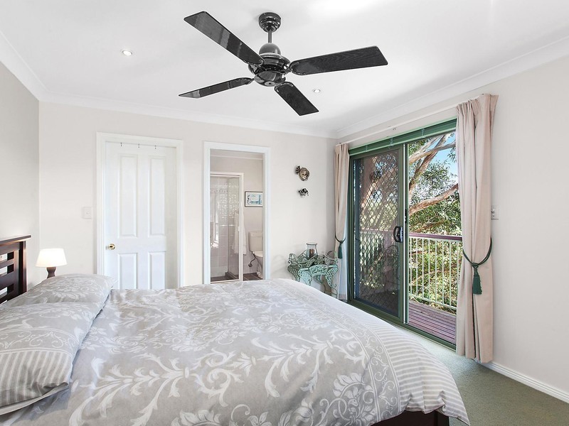 4 Peter Avenue, Forresters Beach NSW 2260