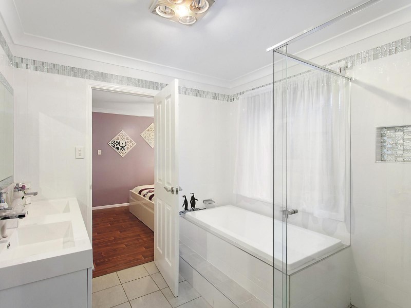 1 Burbank Drive, Tuggerah NSW 2259