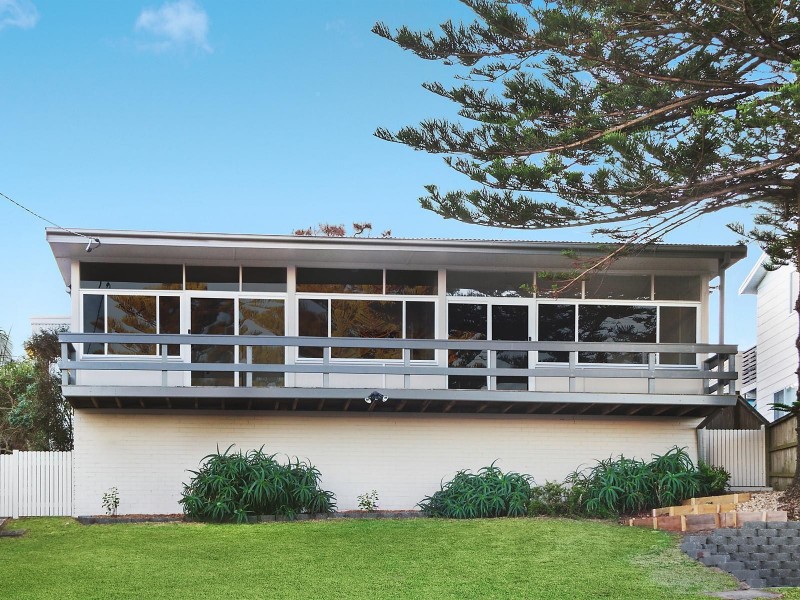 5 South Scenic Road, Forresters Beach NSW 2260