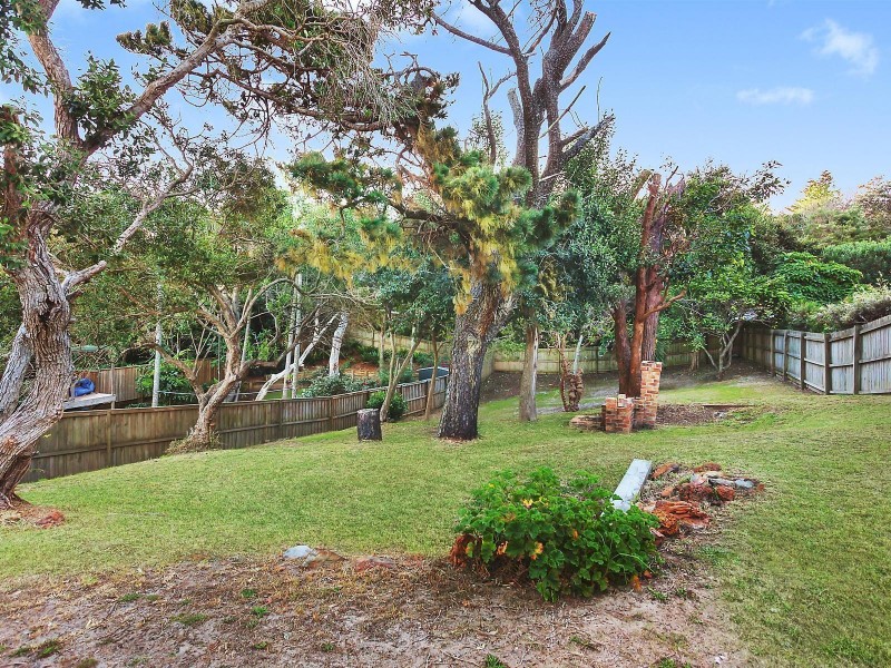 5 South Scenic Road, Forresters Beach NSW 2260