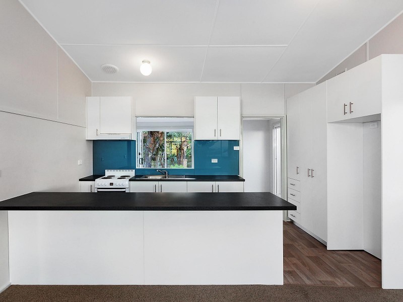 5 South Scenic Road, Forresters Beach NSW 2260