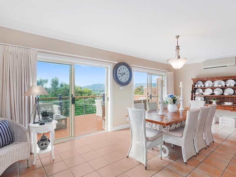 64 Robinia Parade, Springfield NSW 2250