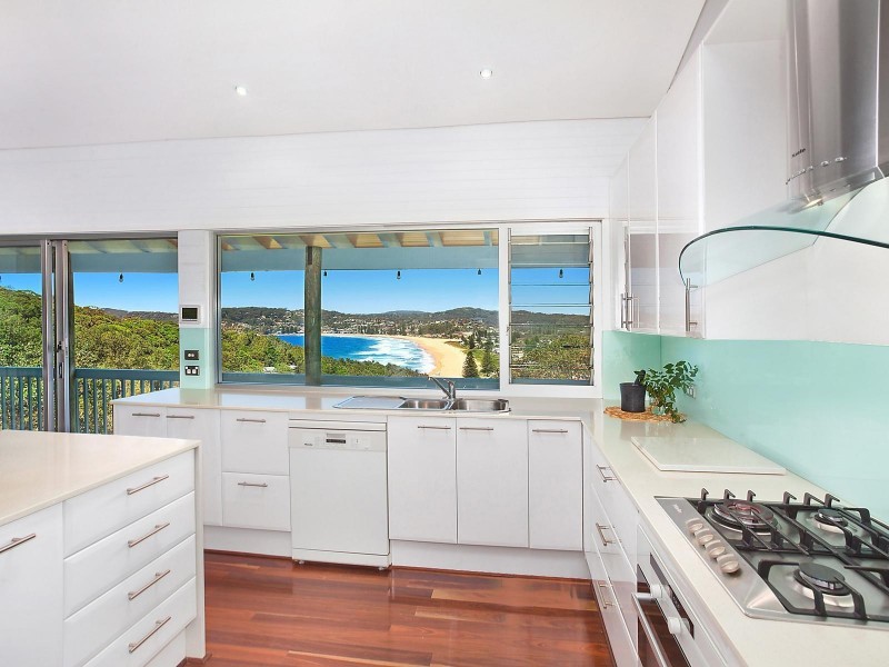 39 Coast Road, North Avoca NSW 2260