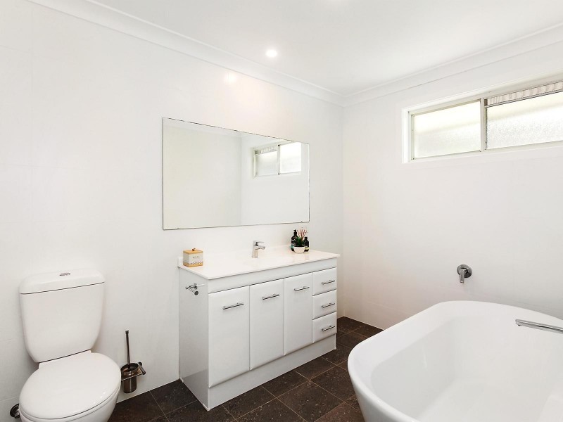 813 The Entrance Road, Wamberal NSW 2260