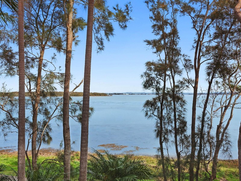 60 Diamond Head Drive, Budgewoi NSW 2262