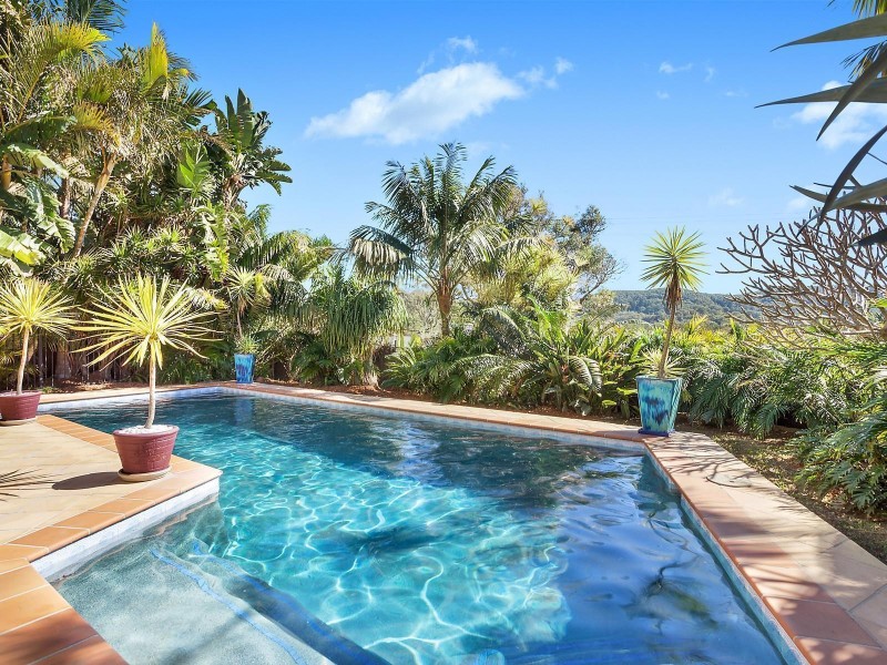 33 Noorong Avenue, Forresters Beach NSW 2260
