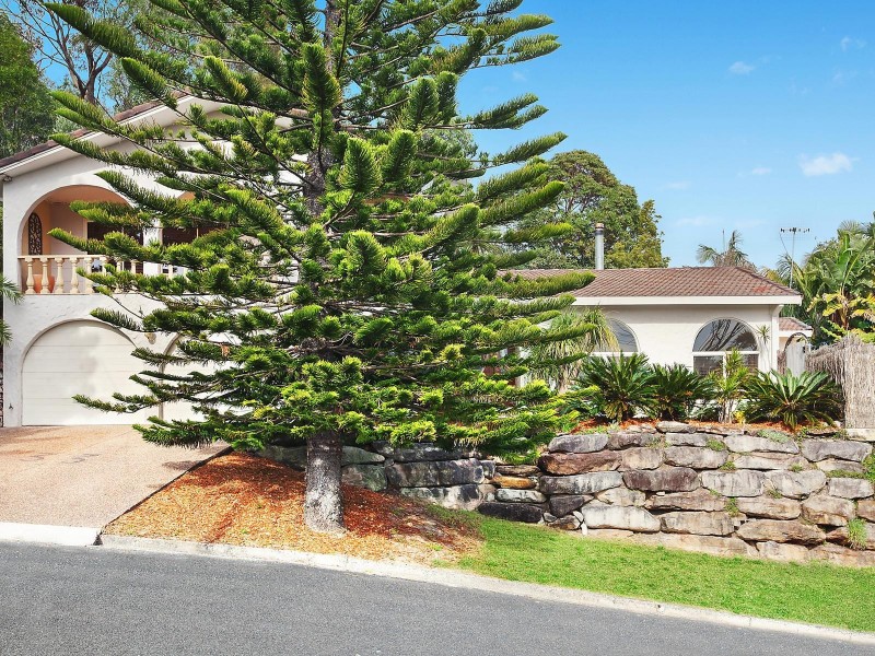 33 Noorong Avenue, Forresters Beach NSW 2260