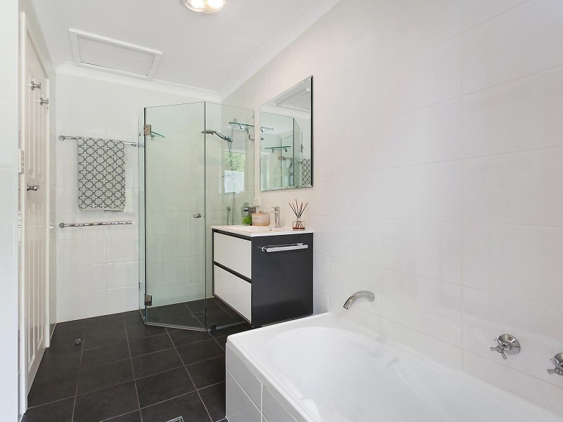 10 Moray Parade, Saratoga NSW 2251