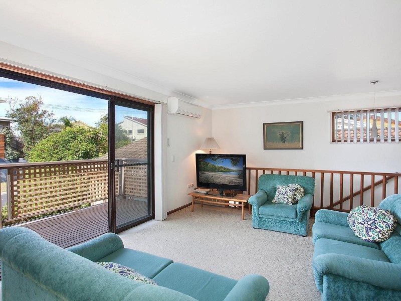 8 Calais Road, Wamberal NSW 2260