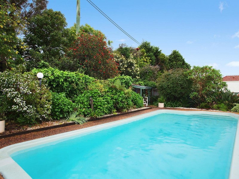 8 Blue Bell Drive, Wamberal NSW 2260