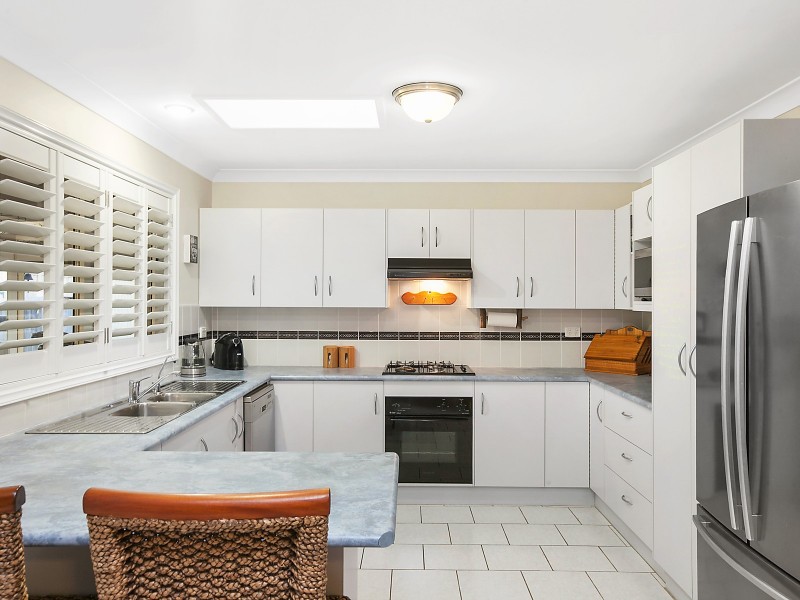 9 Omega Avenue, Summerland Point NSW 2259