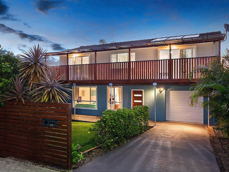 42 Elizabeth Bay Drive, Lake Munmorah NSW 2259