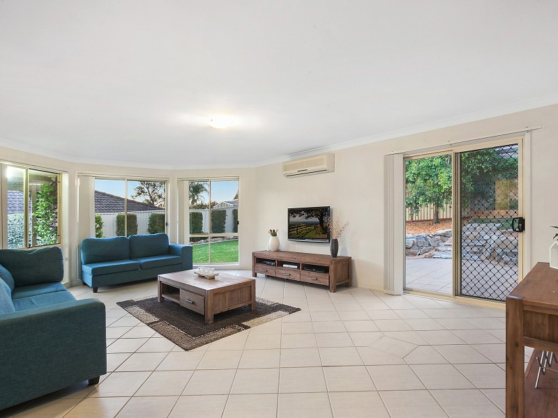 22 Mountain View Drive, Woongarrah NSW 2259