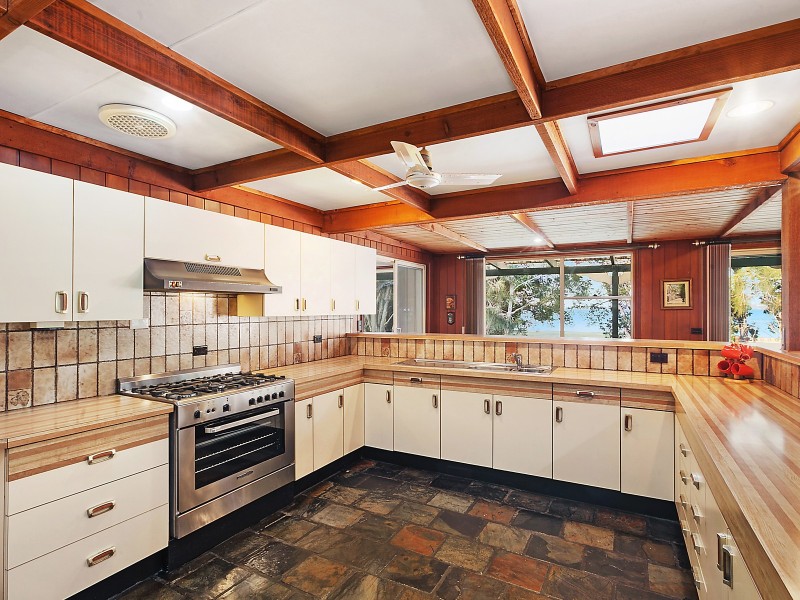 57 Natuna Avenue, Budgewoi NSW 2262