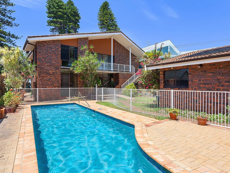 111 Avoca Drive, Avoca Beach NSW 2251