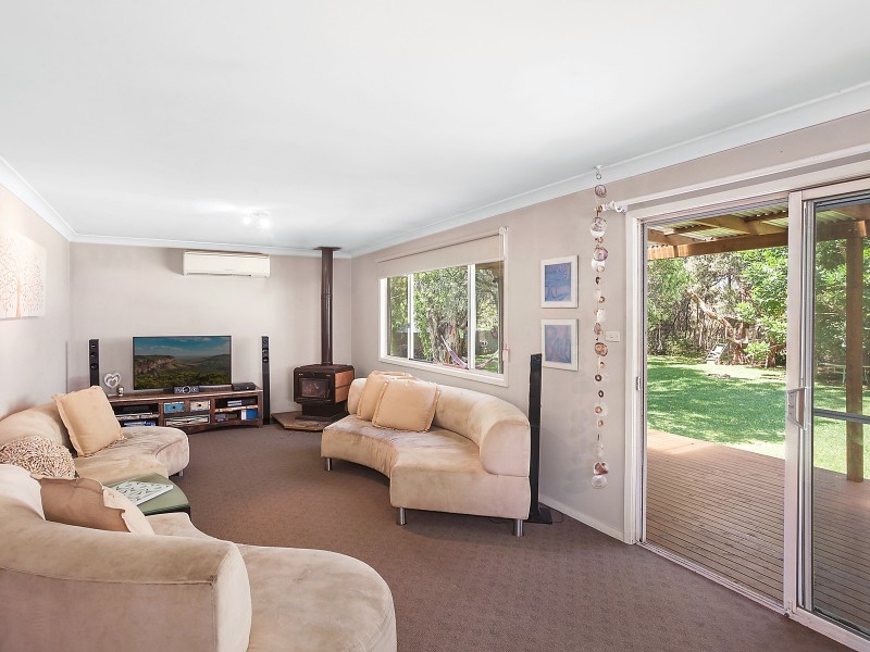 36 Lavinia Street, Forresters Beach NSW 2260