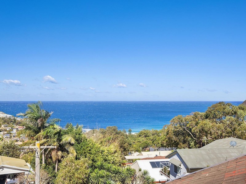 6 Munyana Street, Copacabana NSW 2251