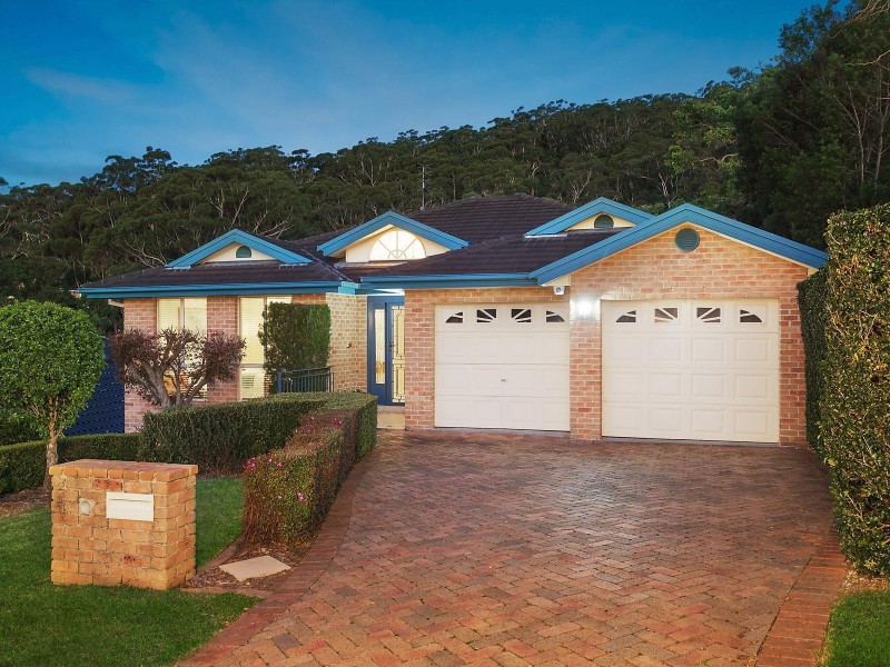 33 Thames Drive, Erina NSW 2250