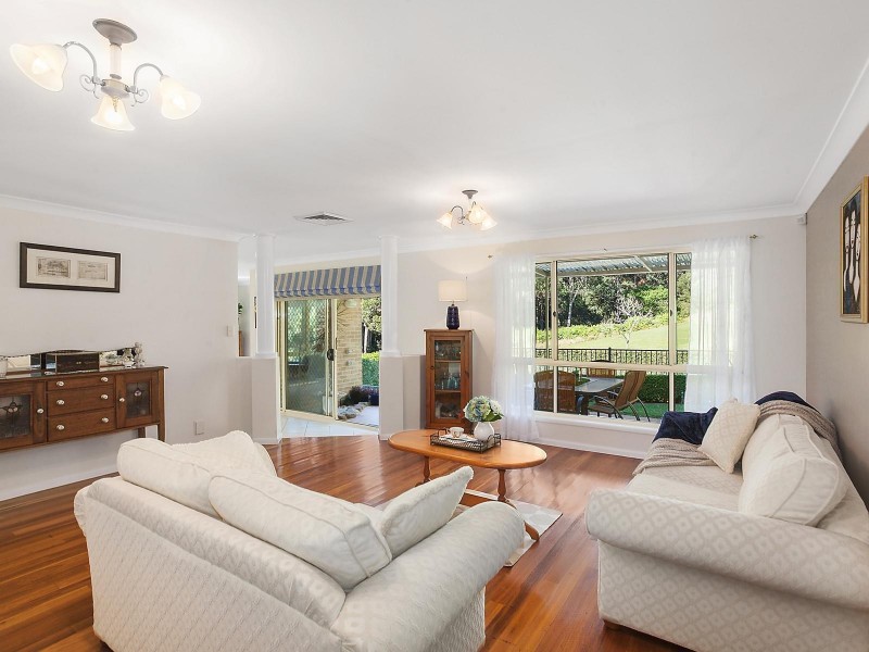 33 Thames Drive, Erina NSW 2250