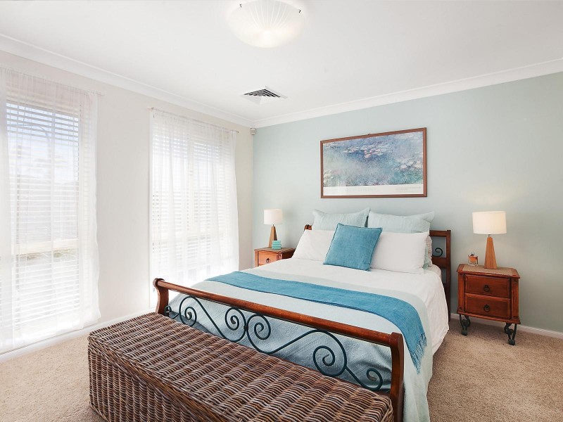 33 Thames Drive, Erina NSW 2250