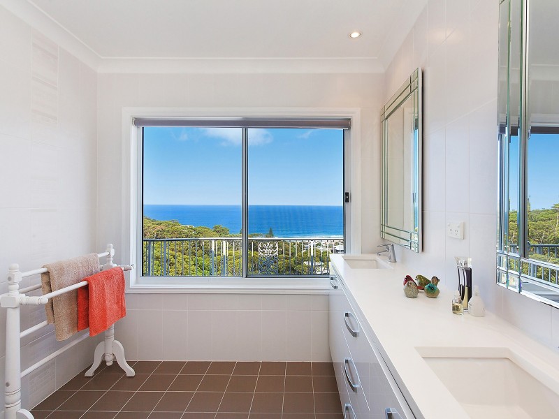 23 Table Top Road, North Avoca NSW 2260