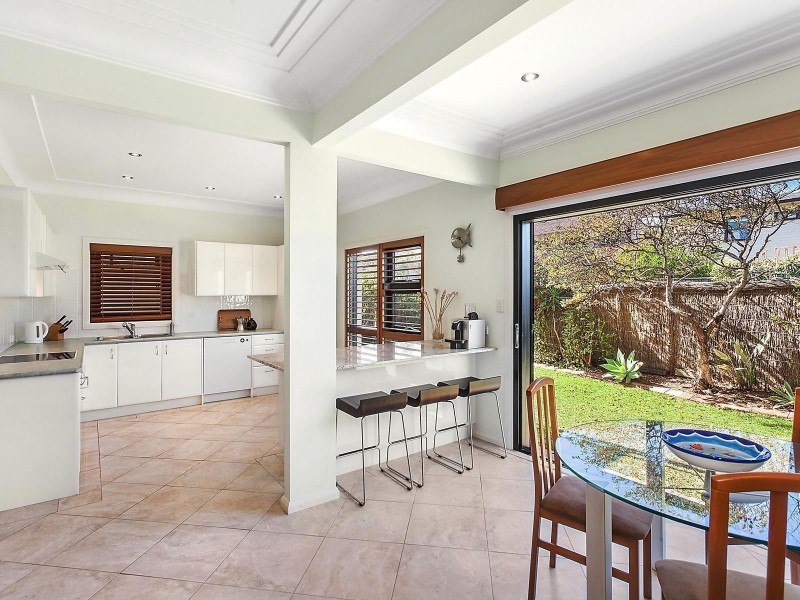 2 Calais Road, Wamberal NSW 2260