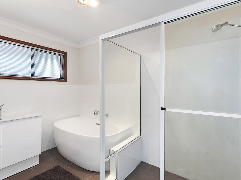 2/19 Avoca Drive, Kincumber NSW 2251