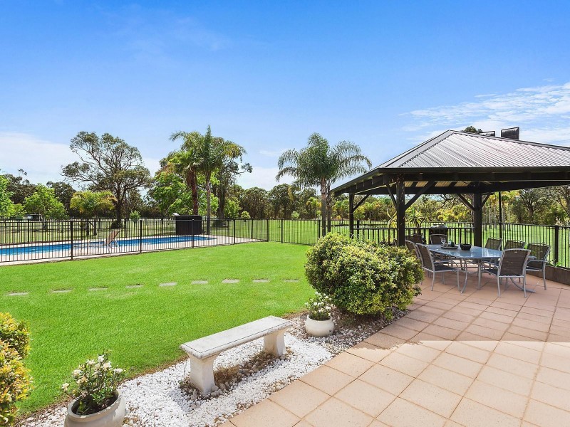 8 Hayley Close, Tumbi Umbi NSW 2261